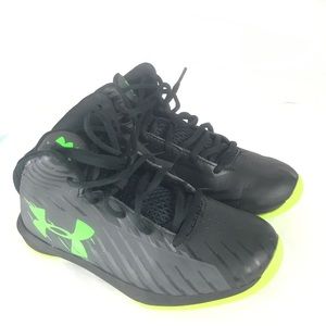 Under Armour Basketball Shoes Youth 2.5Y
